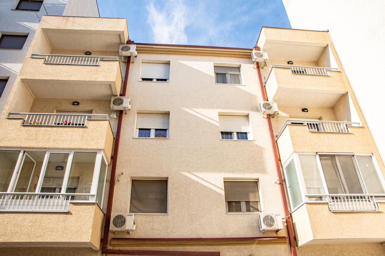 Harizma Apartmani Kragujevac Exterior foto